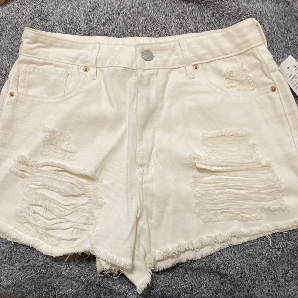 Cream Pacsun Shorts: Size 27 (NWT.)
